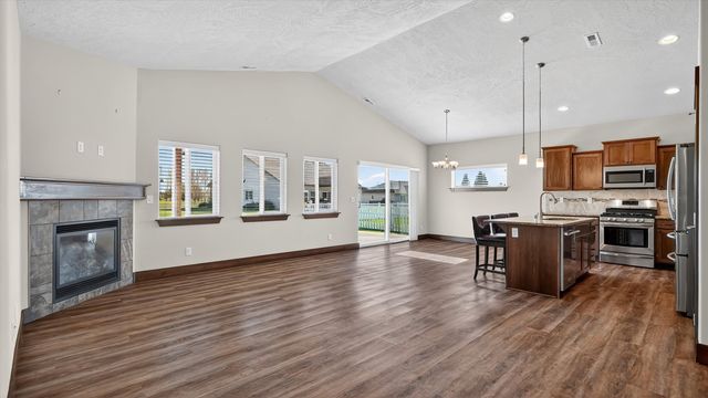 1432 E Sawgrass Ln, Deer Park, WA 99006