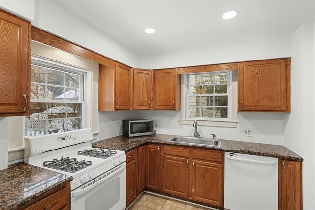 1920 S West Avenue, Jackson, MI 49203