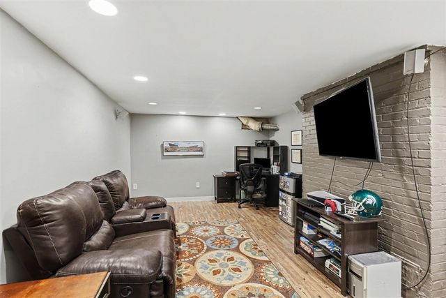 1920 S West Avenue, Jackson, MI 49203