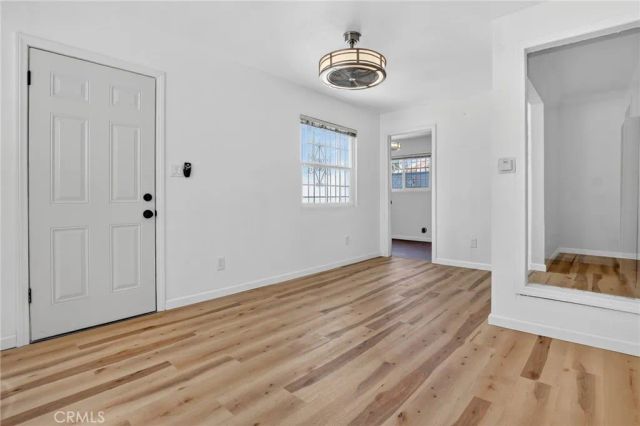7607 8th Avenue, Los Angeles, CA 90043