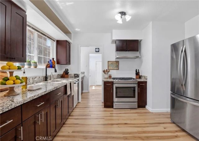 7607 8th Avenue, Los Angeles, CA 90043