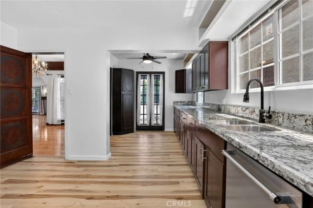 7607 8th Avenue, Los Angeles, CA 90043