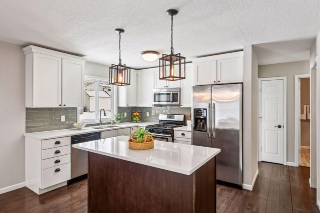 1120 Unity Avenue N, Golden Valley, MN 55422