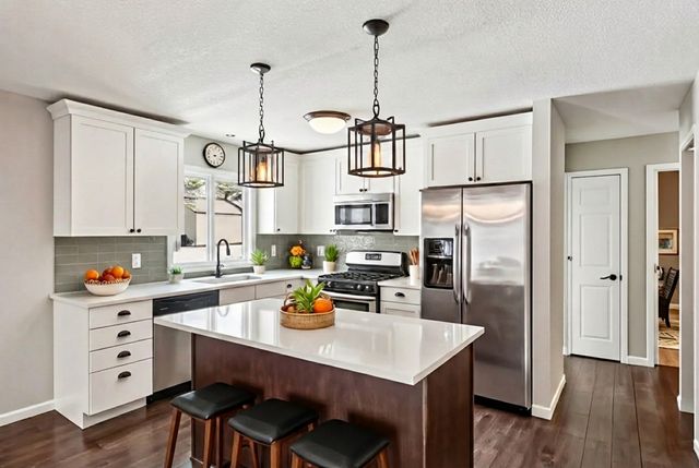 1120 Unity Avenue N, Golden Valley, MN 55422