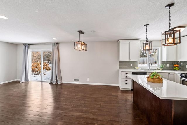 1120 Unity Avenue N, Golden Valley, MN 55422