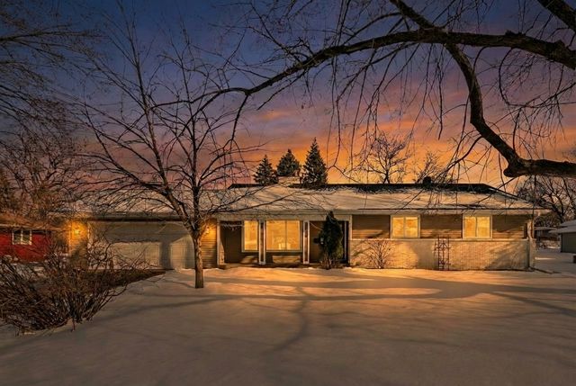 1120 Unity Avenue N, Golden Valley, MN 55422