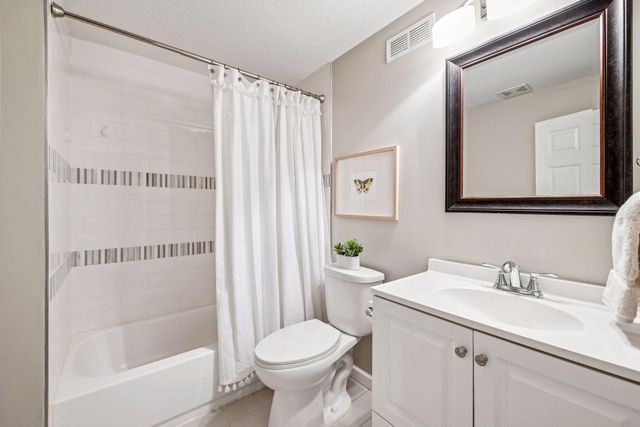 1120 Unity Avenue N, Golden Valley, MN 55422