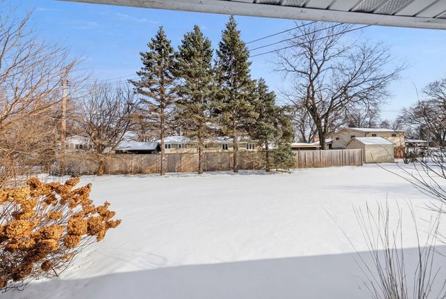 1120 Unity Avenue N, Golden Valley, MN 55422