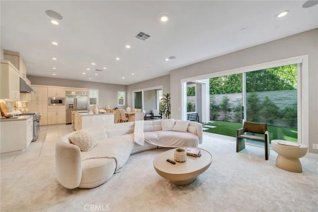 190 Orange, Lake Forest, CA 92630
