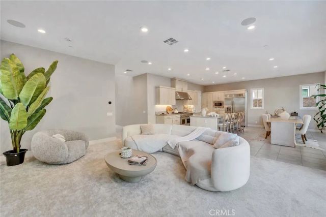 190 Orange, Lake Forest, CA 92630