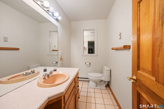 25 Juniper Road, Middlebury, CT 06762