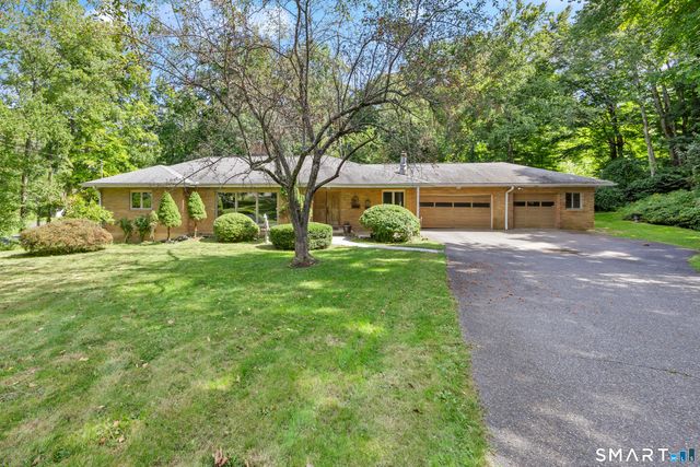 25 Juniper Road, Middlebury, CT 06762
