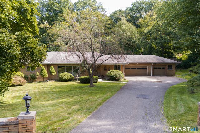 25 Juniper Road, Middlebury, CT 06762
