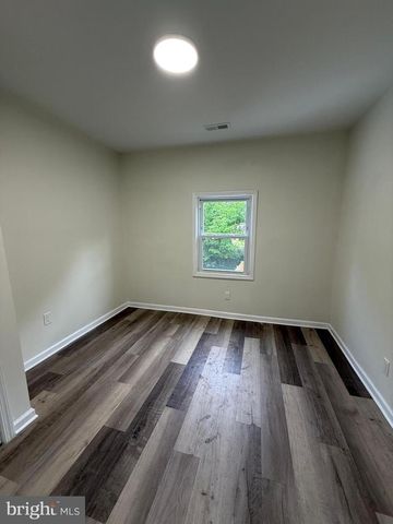 516 COLUMBUS RD, Burlington, NJ 08016