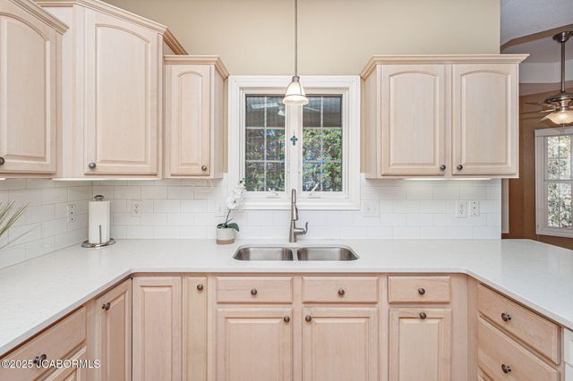 221 MADELINES PARK CIRCLE, Jefferson City, MO 65109