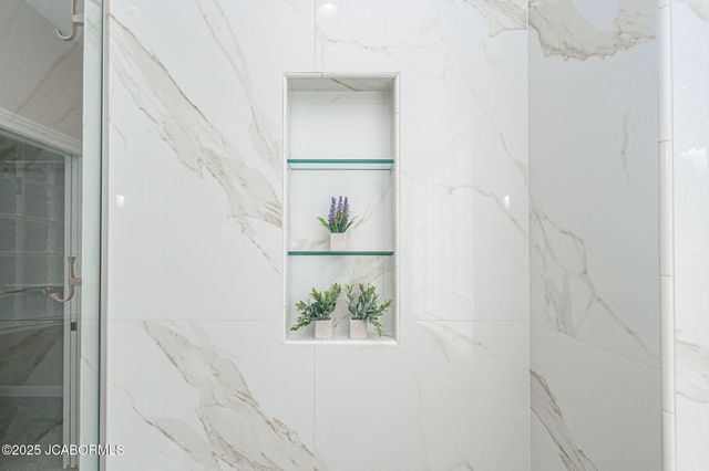 221 MADELINES PARK CIRCLE, Jefferson City, MO 65109