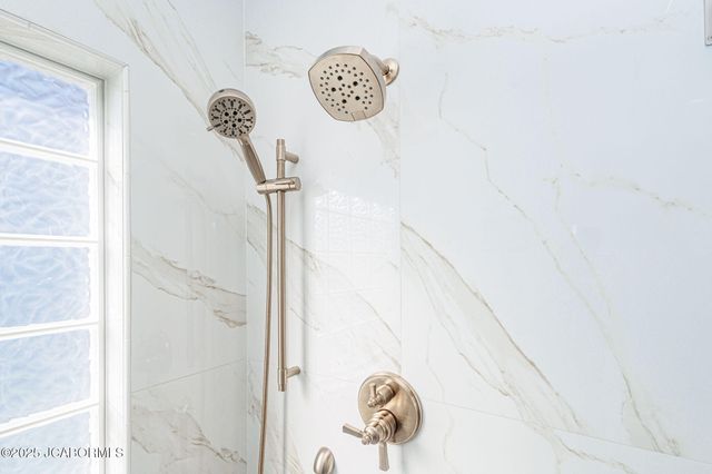 221 MADELINES PARK CIRCLE, Jefferson City, MO 65109