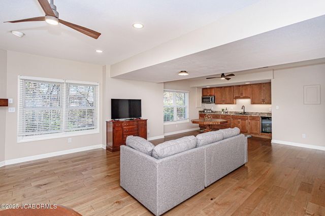 221 MADELINES PARK CIRCLE, Jefferson City, MO 65109