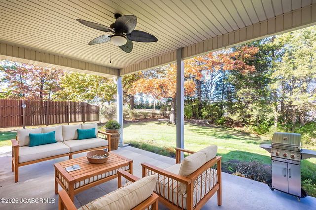 221 MADELINES PARK CIRCLE, Jefferson City, MO 65109