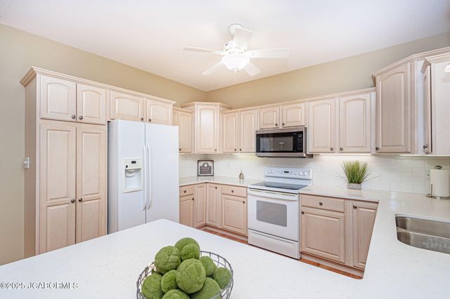 221 MADELINES PARK CIRCLE, Jefferson City, MO 65109