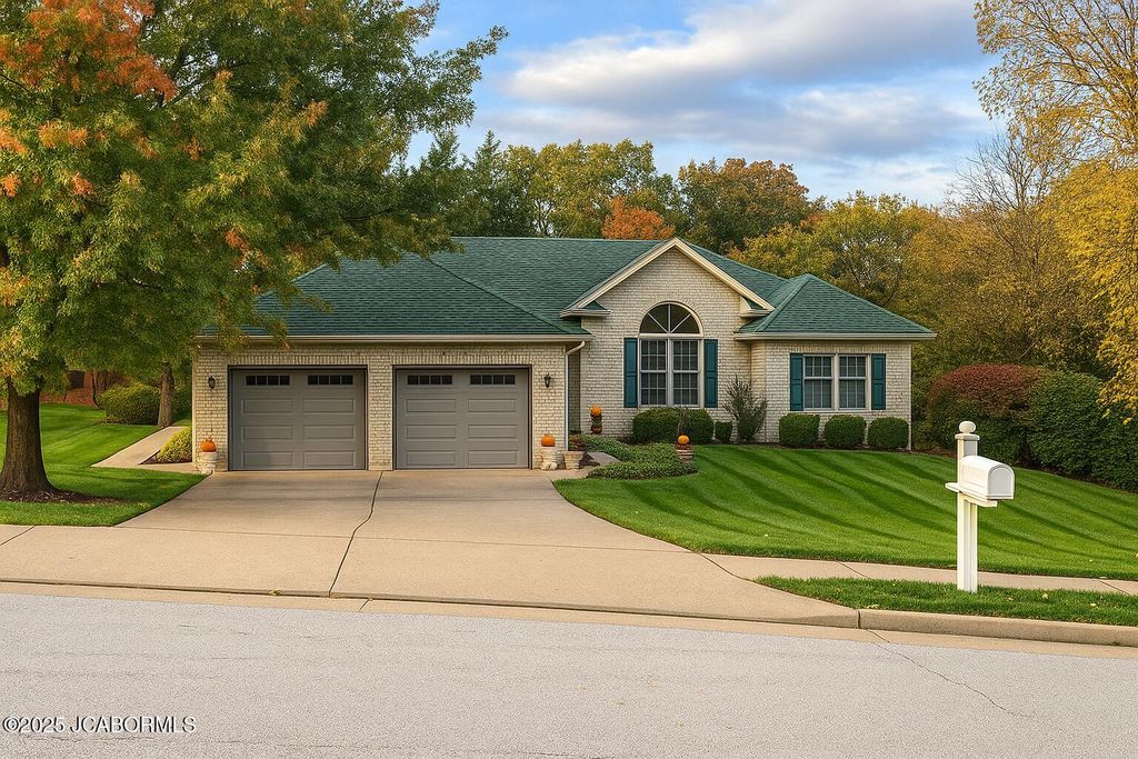 221 MADELINES PARK CIRCLE, Jefferson City, MO 65109