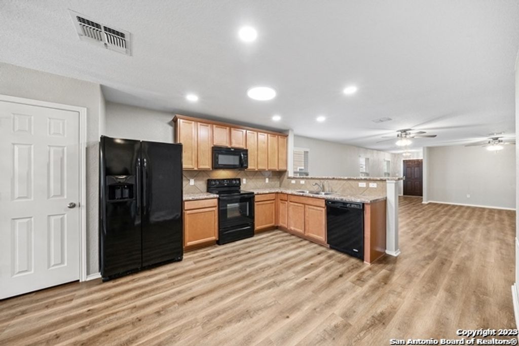 10134 CASTELLO CYN, San Antonio, TX 78254