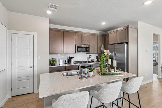 8112 Turning Leaf CIR, Lago Vista, TX 78645