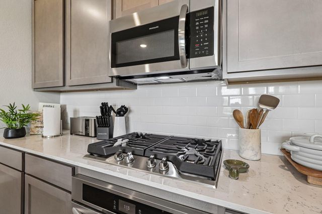 8112 Turning Leaf CIR, Lago Vista, TX 78645