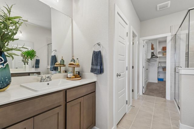 8112 Turning Leaf CIR, Lago Vista, TX 78645