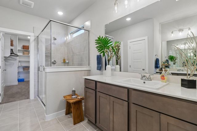 8112 Turning Leaf CIR, Lago Vista, TX 78645
