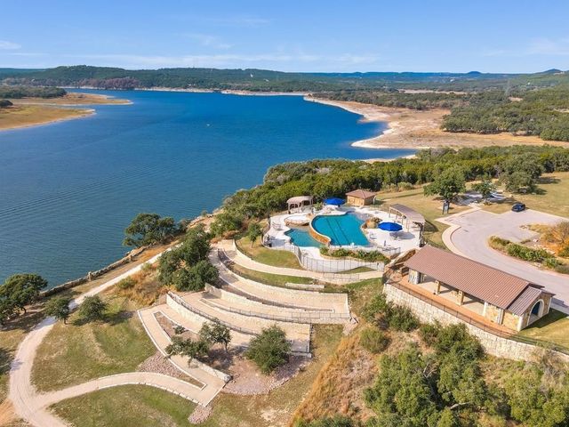 8112 Turning Leaf CIR, Lago Vista, TX 78645
