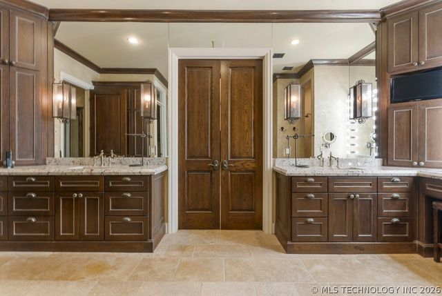 19433 E Clear Brook Road, Owasso, OK 74055