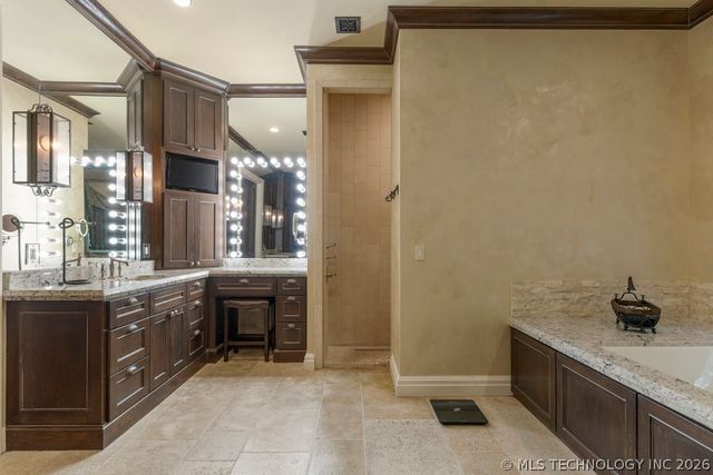 19433 E Clear Brook Road, Owasso, OK 74055