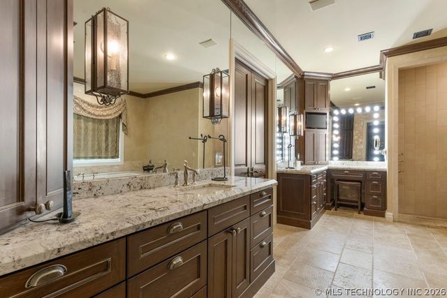 19433 E Clear Brook Road, Owasso, OK 74055