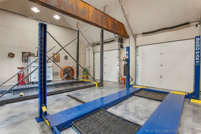 19433 E Clear Brook Road, Owasso, OK 74055