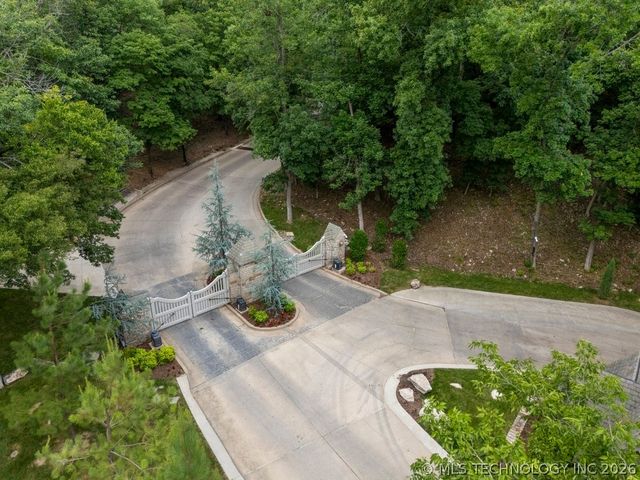 19433 E Clear Brook Road, Owasso, OK 74055