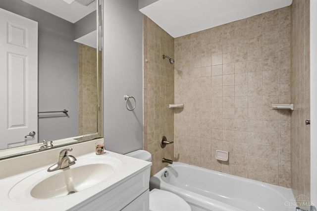 4065 Village Ridge Drive, Deerfield Twp., OH 45040