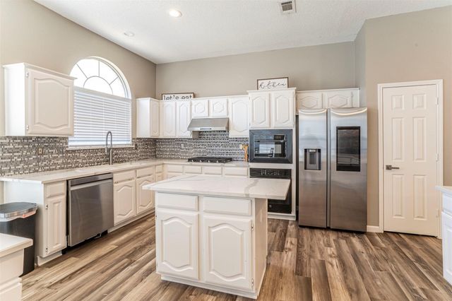 8409 Lake Bend Drive, Rowlett, TX 75088