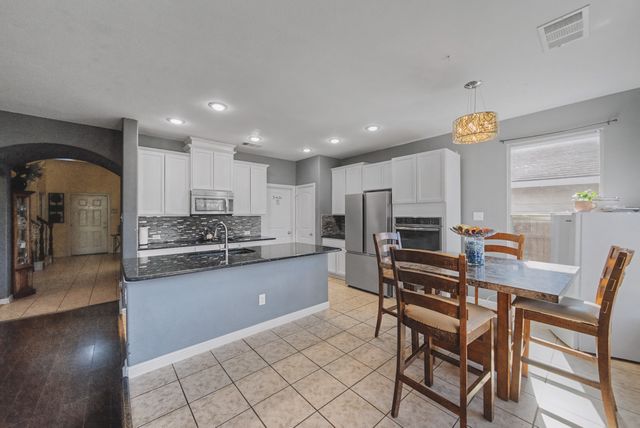 2820 Gardendale Drive, Fort Worth, TX 76120