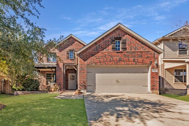 2820 Gardendale Drive, Fort Worth, TX 76120