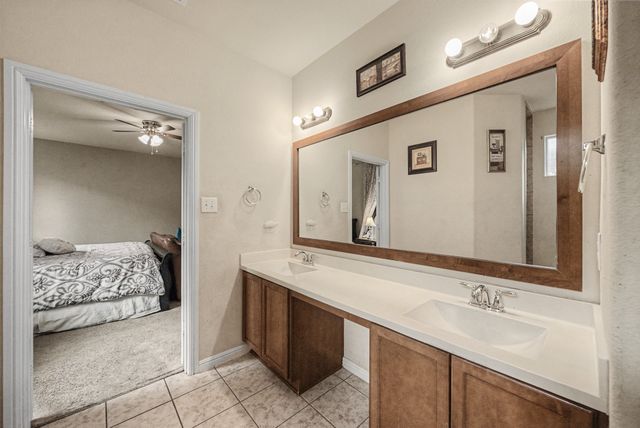 2820 Gardendale Drive, Fort Worth, TX 76120