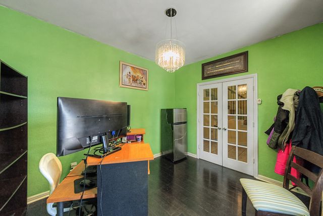 2820 Gardendale Drive, Fort Worth, TX 76120