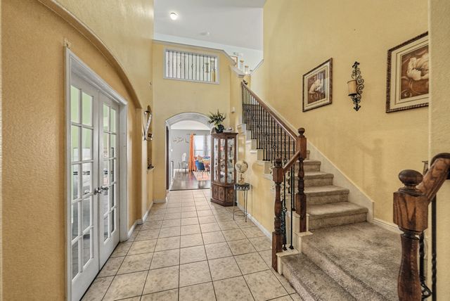 2820 Gardendale Drive, Fort Worth, TX 76120