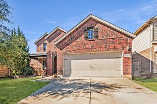 2820 Gardendale Drive, Fort Worth, TX 76120