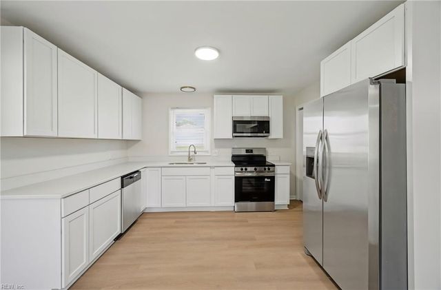 13408 Martha CIR, Smithfield, VA 23430