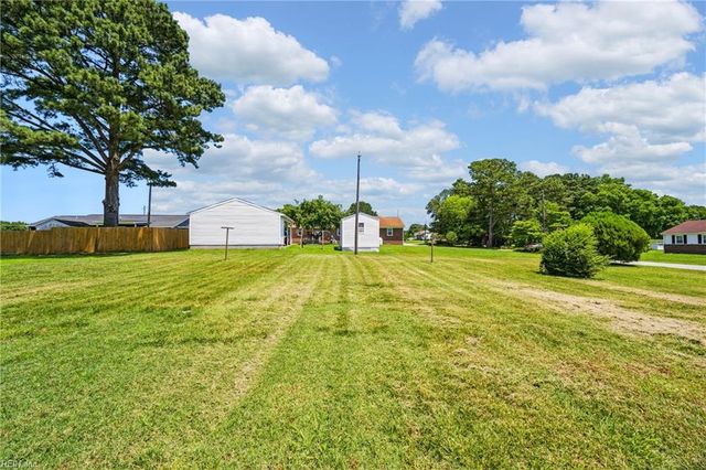 13408 Martha CIR, Smithfield, VA 23430
