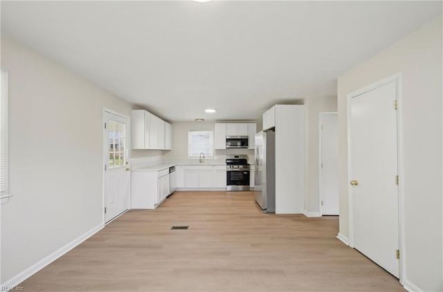 13408 Martha CIR, Smithfield, VA 23430