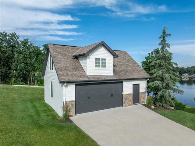 1038 Lake Viking Terrace, Altamont, MO 64620