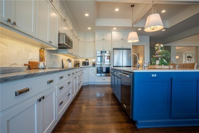 1038 Lake Viking Terrace, Altamont, MO 64620