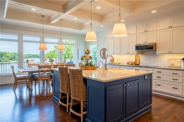 1038 Lake Viking Terrace, Altamont, MO 64620